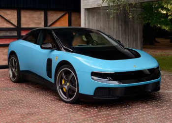 Nova Ferrari Luce derruba ações da montadora após críticas a carro 100% elétrico