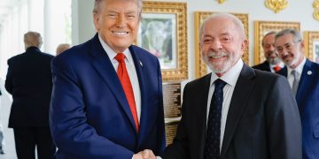 “Quem estiver errado terá que ceder”, diz Lula sobre negociações de tarifas com os EUA