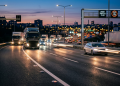 O pavimento futurista da Califórnia que rouba a energia do peso dos carros para gerar eletricidade limpa para a cidade inteira