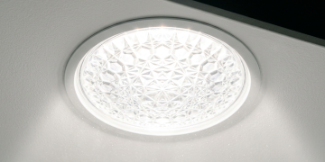 A revolução dos tubos de reflexão prismática para iluminar o projeto residencial com luz solar pura