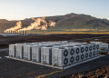 Islândia e Suíça constroem enormes ventiladores industriais alimentados por calor vulcânico que sugam a poluição do ar e transformam o gás carbônico em pedras sólidas enterradas no subsolo