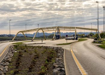 O projeto europeu de 40 bilhões de euros para instalar túneis de concreto flutuantes a 30 metros de profundidade no oceano para cruzar fiordes gigantes