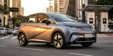 O hatch elétrico que recarrega de 30% a 80% em meia hora tenta derrubar o medo de ficar preso na tomada