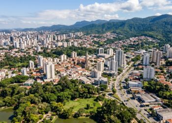 Terra da uva que surgiu por acaso em 1933 fica a 60 km de São Paulo e guarda uma serra reconhecida como patrimônio pela UNESCO