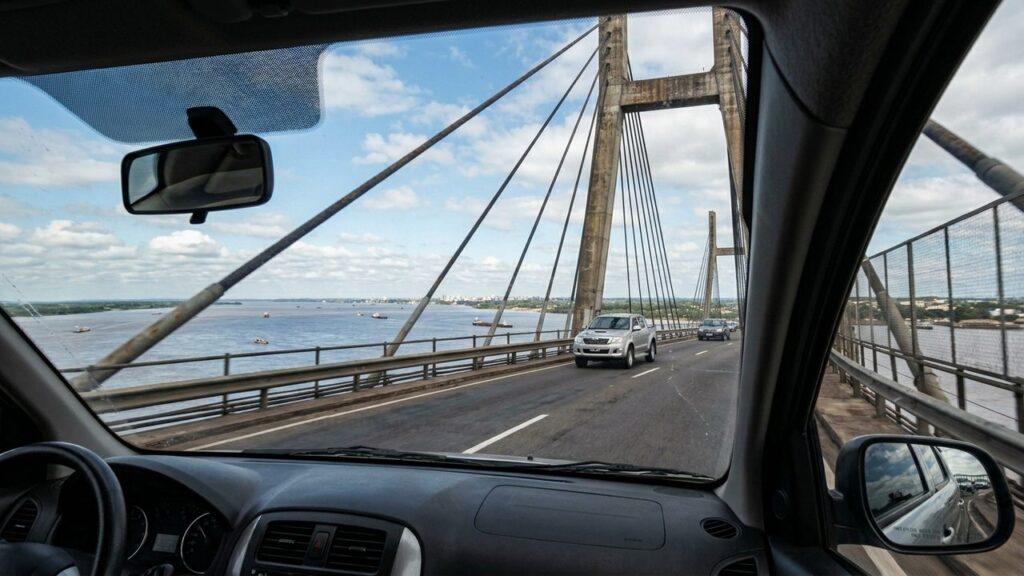 Erguida sobre o Rio Paraná para ligar duas províncias vizinhas, a imponente ponte estaiada argentina é vital para a economia de todo o país
