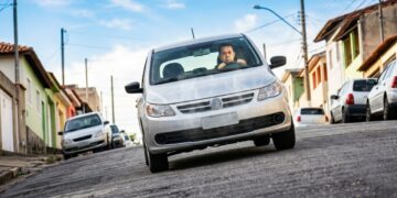 O que é torque e por que ele explica melhor do que a potência se um carro vai bem em subida ou no trânsito parado