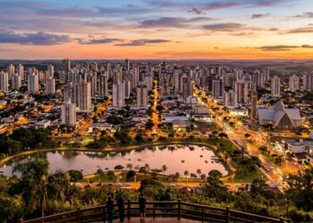 Nasceu de um ninho de cobras venenosas e virou uma cidade planejada de avenidas largas no oeste do Paraná