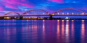 Com um impressionante vão principal de 420 metros de comprimento, a ponte estaiada de 2004 cruzou o canal interoceânico e desafogou o trânsito do Panamá