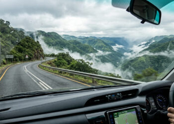 Subindo as montanhas de Mpumalanga, a 2.150 metros de altitude, a famosa estrada cênica da África do Sul abriga uma réplica de um canhão histórico