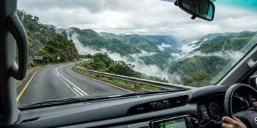 Subindo as montanhas de Mpumalanga, a 2.150 metros de altitude, a famosa estrada cênica da África do Sul abriga uma réplica de um canhão histórico