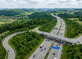 Com pavimentação de alta tecnologia e trechos livres de limite de velocidade, a rede de estradas alemã é referência mundial em engenharia