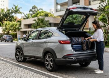 Porta-malas de 600 litros coloca este SUV cupê em território de sedã grande sem abandonar o visual de carro alto