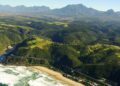 A deslumbrante rota de 300 km que costeia o litoral sul-africano, revelando florestas nativas e lagunas em um dos trajetos mais verdes do país