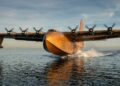 O avião de madeira de 180 toneladas que fez apenas 1 voona história porque os engenheiros ficaram sem metal durante a guerra