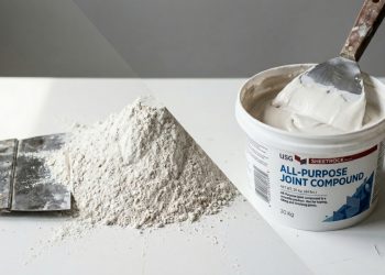 Diferença entre gesso e massa corrida no acabamento de paredes