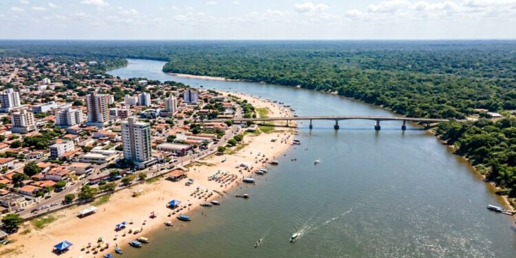 Portal da Amazônia com praias de água doce que surgem entre julho e setembro: expansão demográfica notável marca este ponto maranhense