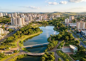 Em vez de canalizar o córrego, plantou 100 mil árvores: a cidade paulista que virou a 6ª melhor do Brasil