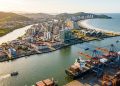 A Capital Nacional da Pesca por lei federal tem o maior PIB per capita de Santa Catarina e sete praias de Mata Atlântica