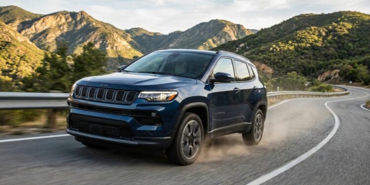 O SUV médio que chegou a 272 cv quer deixar de ser apenas carro de família e virar problema para muito sedã esportivo