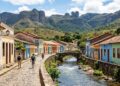 Lençóis, na Bahia, é a porta de entrada para a Chapada Diamantina, tem ruas de pedra do século XIX e um rio que corre azul turquesa no centro da cidade