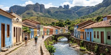 Lençóis, na Bahia, é a porta de entrada para a Chapada Diamantina, tem ruas de pedra do século XIX e um rio que corre azul turquesa no centro da cidade