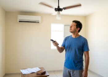 Quanto custa um ventilador de teto com controle remoto em 2026 e por que ele consome menos energia que o ar-condicionado mesmo ligado o dia todo