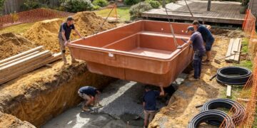 Quanto custa instalar uma piscina de fibra em 2026 e por que o buraco no quintal não é a parte mais cara da obra