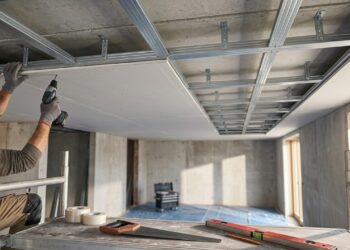 Quanto custa fazer forro de drywall em julho de 2026 em uma sala de 25 m² com iluminação embutida e cortineiro