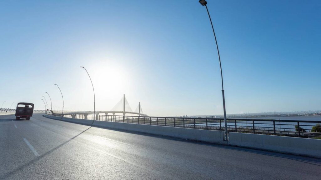 Com 2,2 km de extensão e um vão livre de 380 metros, a ponte estaiada de 2019 virou a passagem mais larga da Colômbia sobre as águas do rio Magdalena