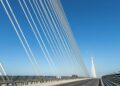 Com 2,2 km de extensão e um vão livre de 380 metros, a ponte estaiada de 2019 virou a passagem mais larga da Colômbia sobre as águas do rio Magdalena