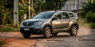 O SUV de 475 litros que encara rua ruim sem pose de luxo continua vivo para quem prefere robustez a firula de painel