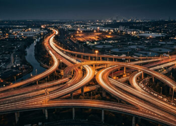 Composto por dezoito alças de acesso distribuídas em cinco níveis de pistas, o complexo viário de Birmingham, na Inglaterra, ganhou fama como Spaghetti Junction