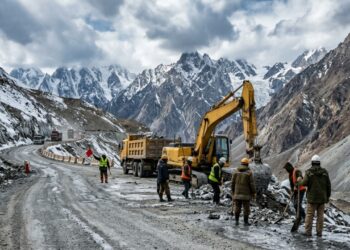 A rodovia pavimentada mais alta do mundo erguida a 4.600 metros de altitude cravada na Cordilheira dos Himalaias