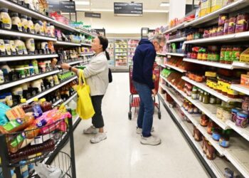 Vendas no varejo diminuem 1,5% em abril; maior queda em quase 4 anos