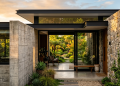 Projeto arquitetônico de casa: como integrar luz natural e materiais puros no design