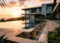 Conheça 3 sistemas de termosifão natural de alta performance para um modelo de casa com piscina térmica