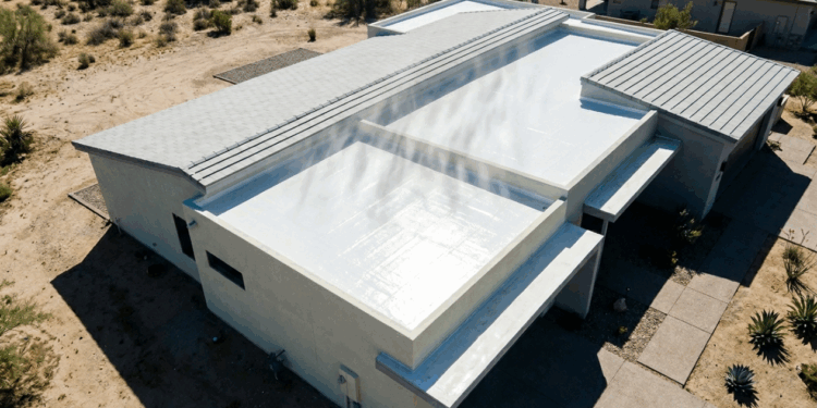 Diga adeus ao telhado escuro que transforma a casa em forno: a cobertura fria que reflete mais sol e absorve menos calor que a telha convencional