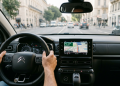 Entenda o que muda no preço do Citroën C3 em 2026 entre a versão básica Live e a Feel na FIPE