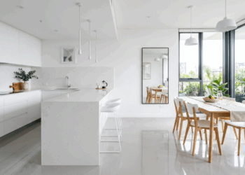Diga adeus ao cômodo escuro que só vive de lâmpada acesa: o projeto de daylighting que usa aberturas e superfícies claras para puxar luz natural