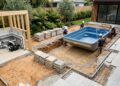 Quanto custa construir uma piscina pequena em julho de 2026 comparando fibra, vinil e alvenaria no quintal