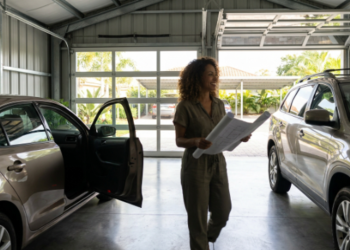 Quanto custa fazer uma garagem coberta para 2 carros em 2026 — e por que o preço pode variar mais de R$ 20 mil