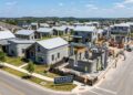 Projetada para abrigar 100 residências impressas em 3D, a inovadora comunidade no Texas utiliza robótica de grande porte para acelerar as obras