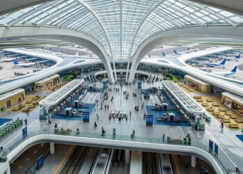 Com terminal de 700 mil m² em formato de estrela-do-mar, o aeroporto Daxing virou uma das estruturas mais ambiciosas da aviação chinesa