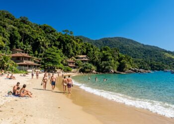 O cobiçado destino com 102 praias e 80% de Mata Atlântica: a potência do litoral paulista que abriga o Núcleo Picinguaba