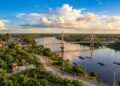 A única cidade brasileira ligada por terra à União Europeia fica no extremo norte do Amapá e tem euros no troco