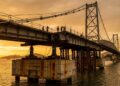 A Ponte Hercílio Luz chegou aos 100 anos depois de uma restauração que precisou sustentar toda a estrutura no ar