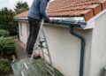 Quanto um calheiro cobra para instalar calha em uma casa térrea em 2026, e por que a queda da água decide se o serviço funciona ou vira goteira