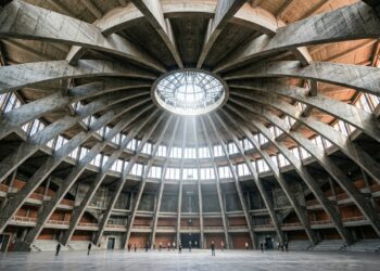 Com cúpula de 65 metros, o Centennial Hall criou um salão para 6 mil pessoas antes dos grandes estádios modernos