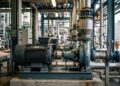 A bomba centrífuga empurra líquidos por refinarias e plataformas usando rotação em alta velocidade