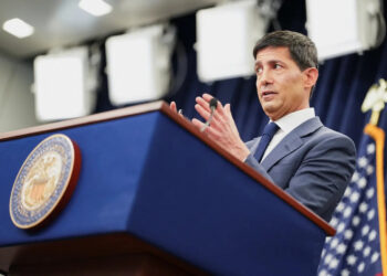 Morning Call: Discurso de Warsh em Sintra e payroll redesenham expectativas para os juros dos EUA